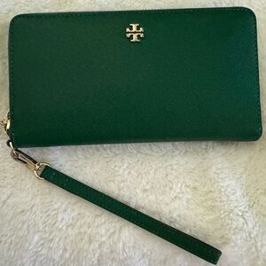 Tory Burch Robinson Continental Emerald Green Leather Wallet